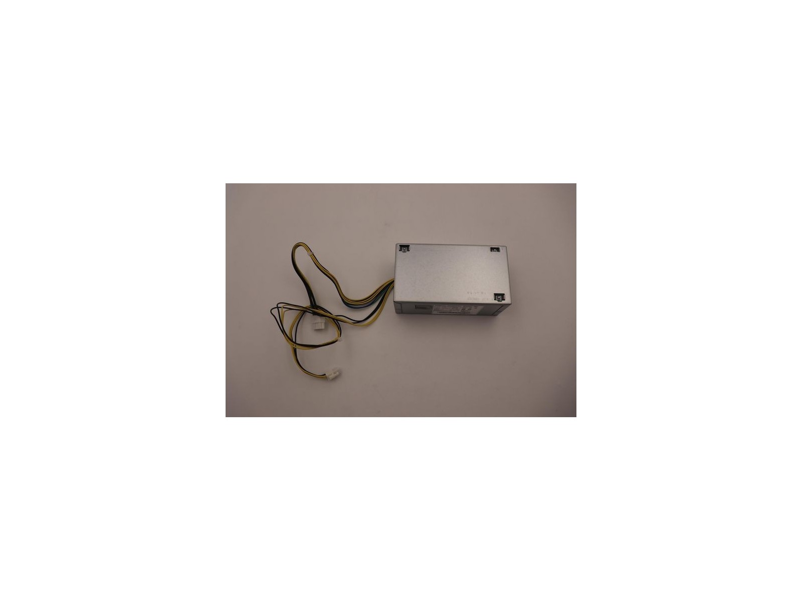5P51D77135 Lenovo Internal power supply unit, 180W output, 85% efficiency, TCO9.0 certified, designed for Lenovo systems. FRU5P5 5P51D77135 Lenovo Internal power supply unit, 180W output, 85% efficiency, TCO9.0 certified, designed for Lenovo systems. FRU5P5
